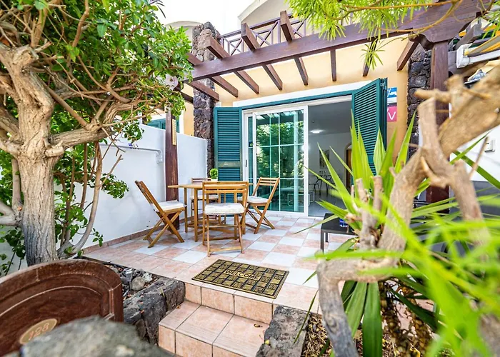 La Dorada En Rocas Del Mar * コスタ・デル・シレンチオ